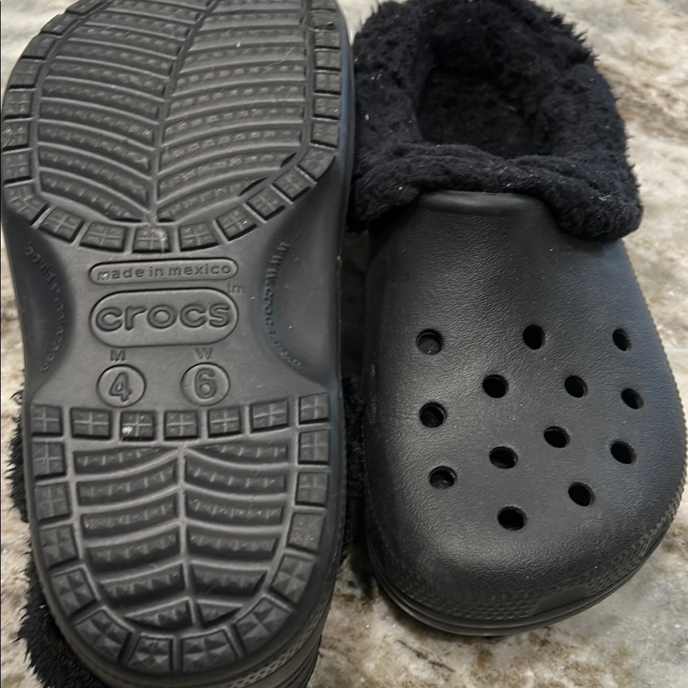 CROCS Black Fuzzy Lined Clog Pair